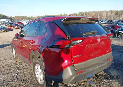 2021 Toyota Rav4 Xle z USA, uszkodzony, nr VIN 2T3W1RFV6MW148265